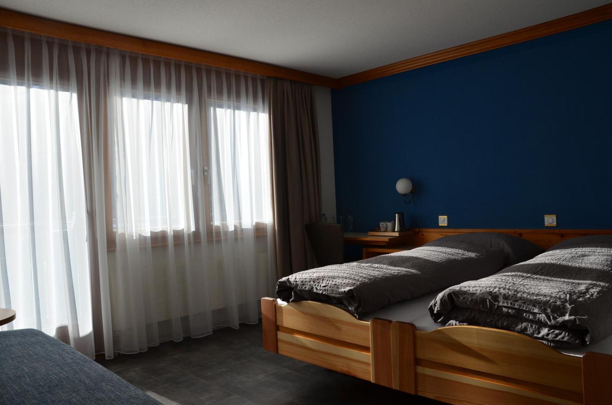Ski-In/Ski-Out Hotel Sport Saas-Almagell Rom bilde
