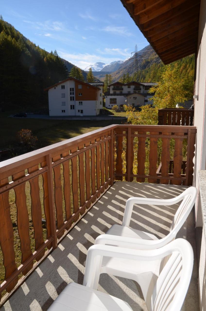 Ski-In/Ski-Out Hotel Sport Saas-Almagell Rom bilde