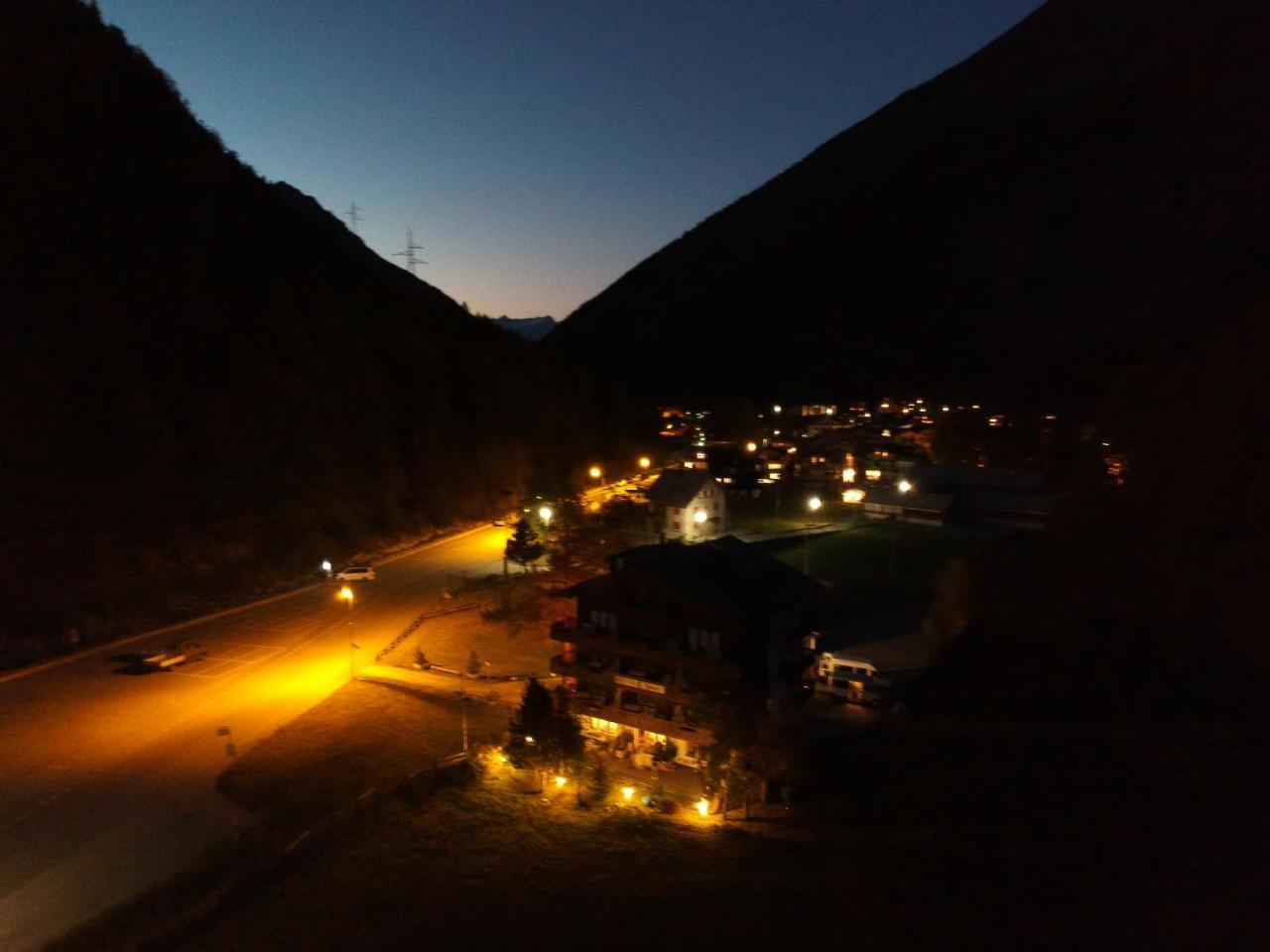 Ski-In/Ski-Out Hotel Sport Saas-Almagell Eksteriør bilde